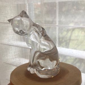 Glass cat figure
